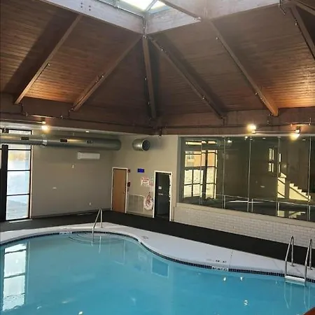 Red Fox Inn And Suites